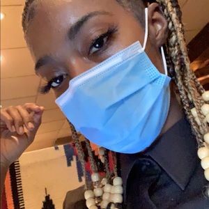 Meet your Posher, Markedija